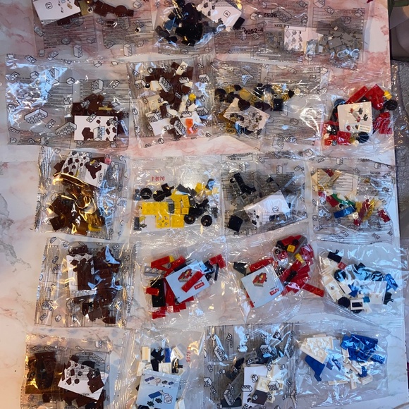 LEGO Mystery Bundle of 19 Sealed Mini Bags of Assorted Pieces - Picture 1 of 6
